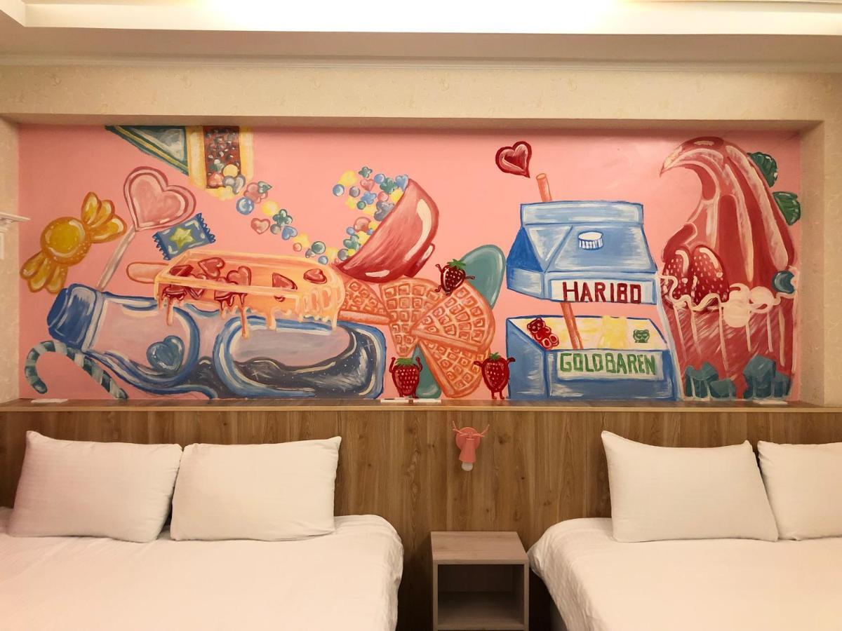 台東燦陽 Lägenhet Kaohsiung Exteriör bild