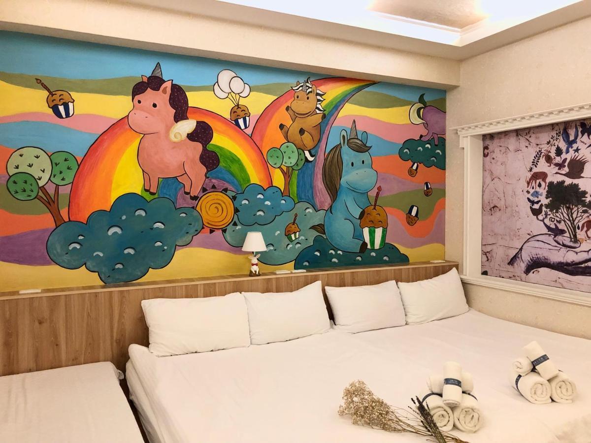 台東燦陽 Lägenhet Kaohsiung Exteriör bild